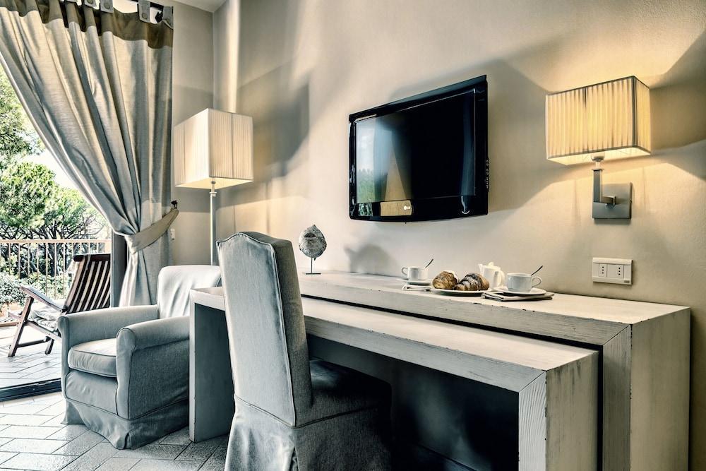 Roccamare - Casa Di Ponente Hotel 4*